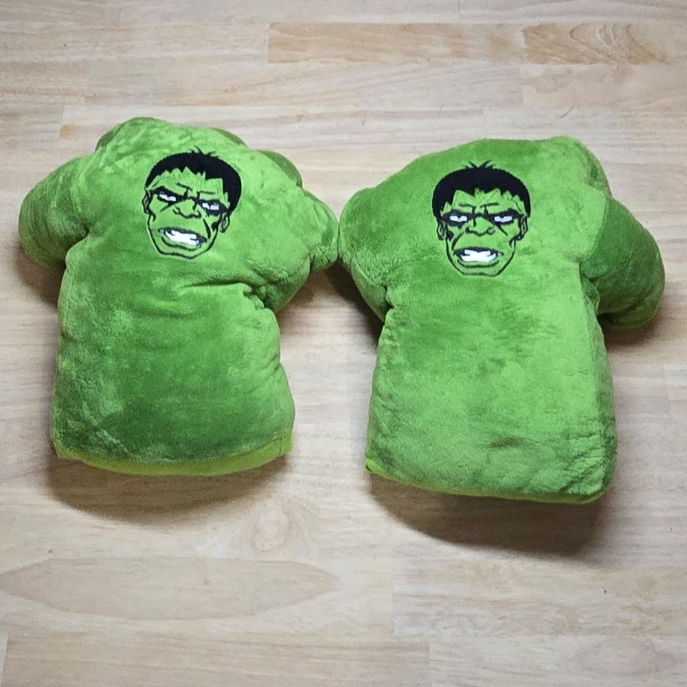 VTG 2003~ Big Green Hulk Soft Plush Gloves~Hulk Smash Hands~Hulk Boxing Hands